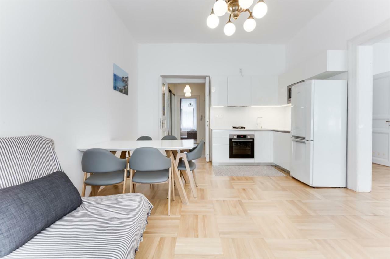 The Dancing House Residence, Two Bedroom Apartment With Balcony Near River! Praga Zewnętrze zdjęcie