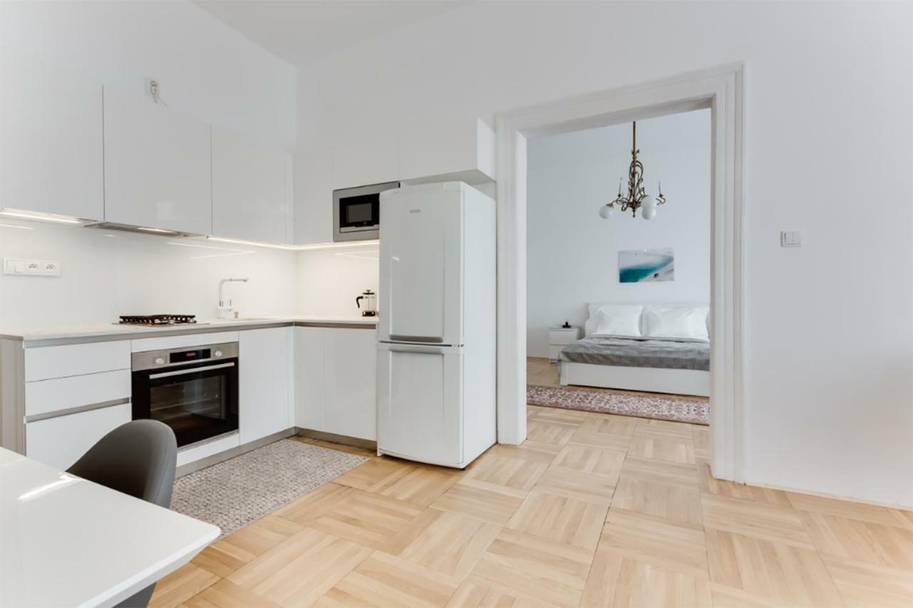 The Dancing House Residence, Two Bedroom Apartment With Balcony Near River! Praga Zewnętrze zdjęcie