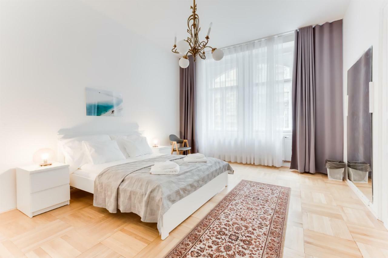 The Dancing House Residence, Two Bedroom Apartment With Balcony Near River! Praga Zewnętrze zdjęcie