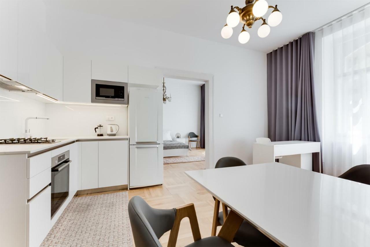 The Dancing House Residence, Two Bedroom Apartment With Balcony Near River! Praga Zewnętrze zdjęcie